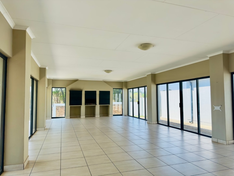 2 Bedroom Property for Sale in Glen Austin Gauteng