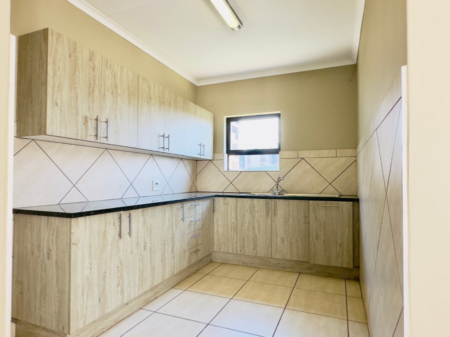 2 Bedroom Property for Sale in Glen Austin Gauteng