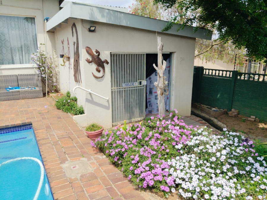 4 Bedroom Property for Sale in Rensburg Gauteng