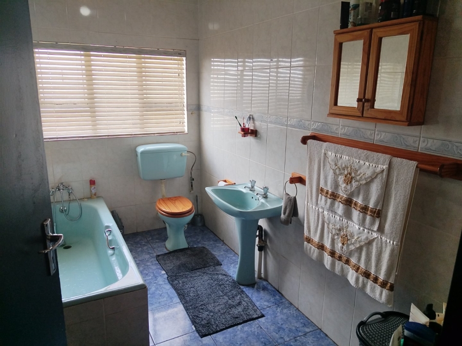 4 Bedroom Property for Sale in Rensburg Gauteng