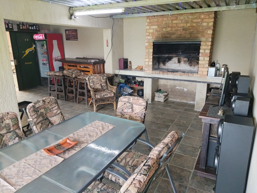 4 Bedroom Property for Sale in Rensburg Gauteng