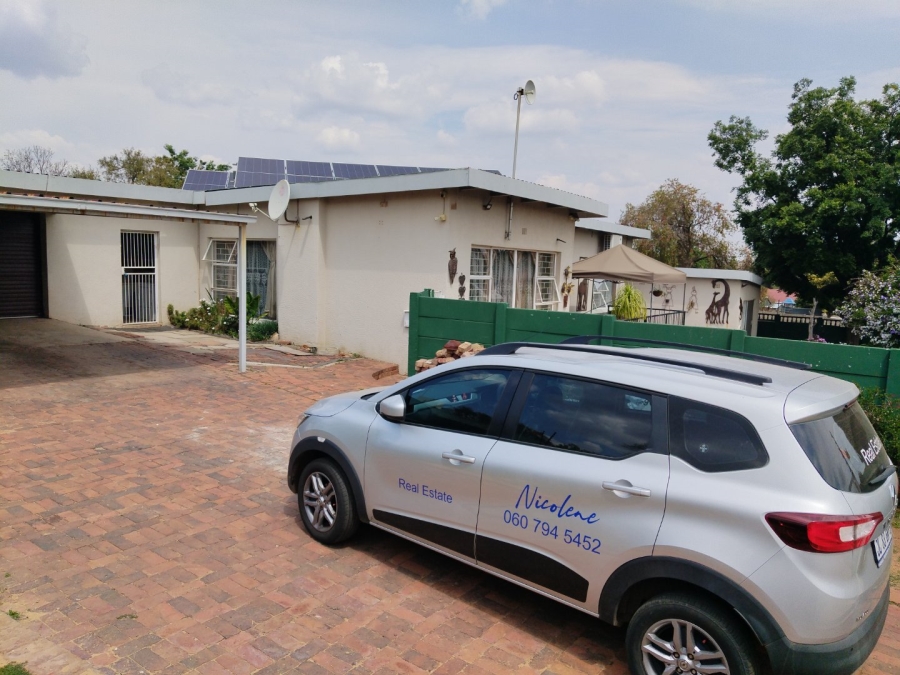 4 Bedroom Property for Sale in Rensburg Gauteng