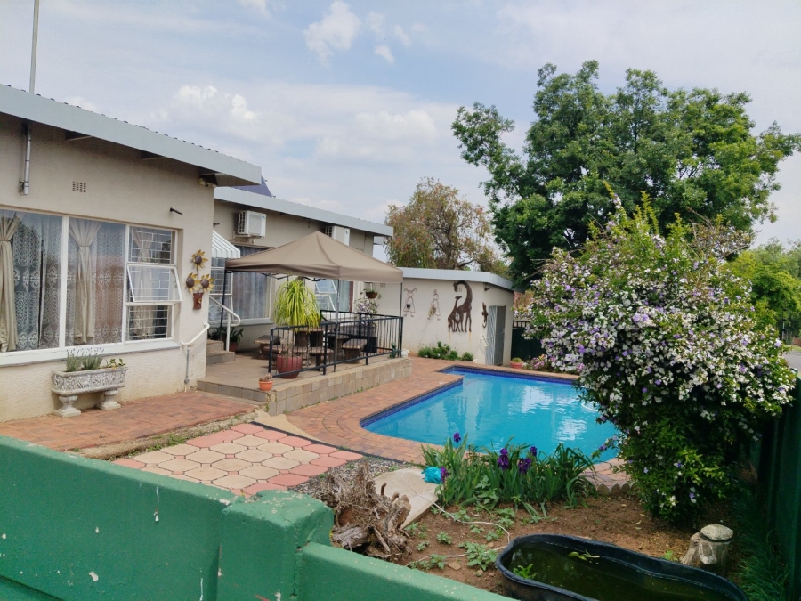 4 Bedroom Property for Sale in Rensburg Gauteng