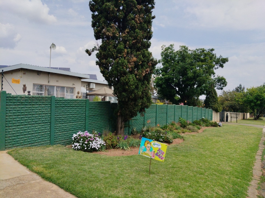 4 Bedroom Property for Sale in Rensburg Gauteng