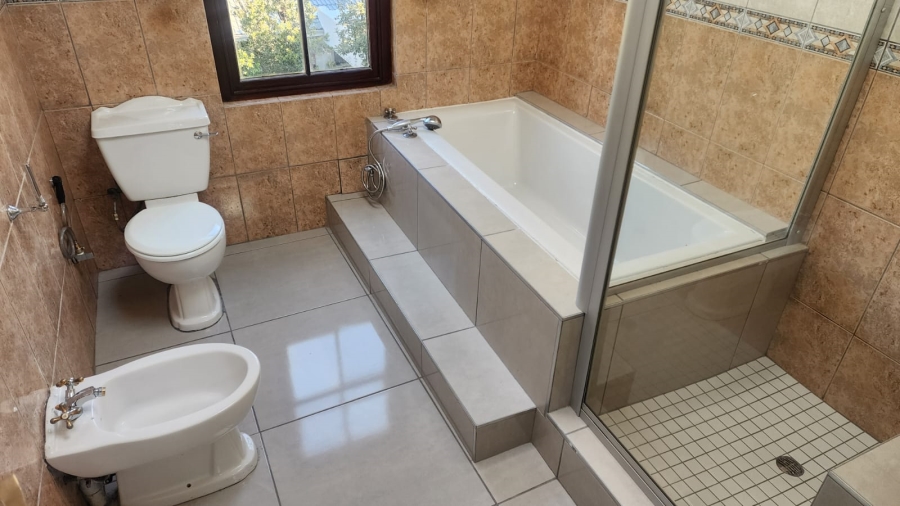 5 Bedroom Property for Sale in Kyalami Gauteng