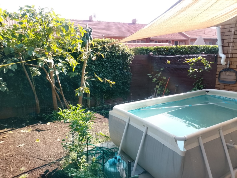 3 Bedroom Property for Sale in Die Wilgers Gauteng