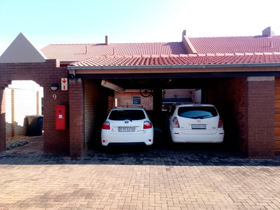 3 Bedroom Property for Sale in Die Wilgers Gauteng