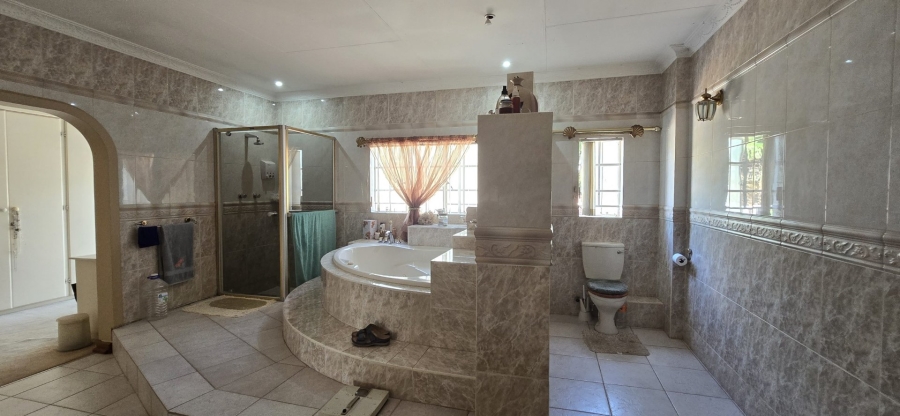 6 Bedroom Property for Sale in Amandasig Gauteng