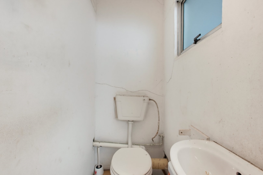Commercial Property for Sale in Rhodesfield Gauteng