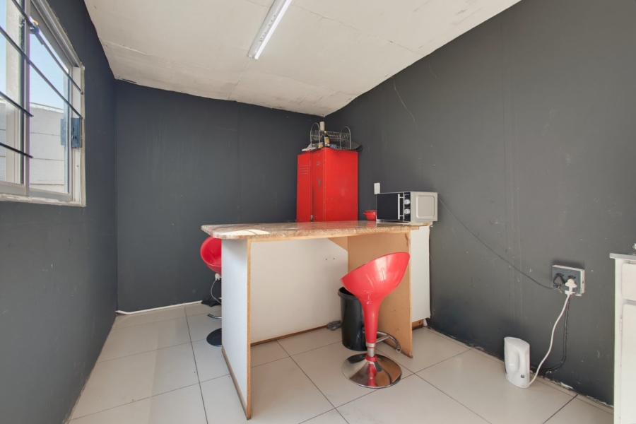 Commercial Property for Sale in Rhodesfield Gauteng