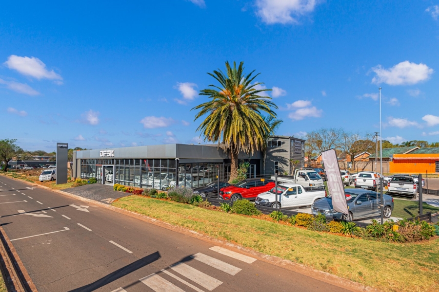 Commercial Property for Sale in Rhodesfield Gauteng