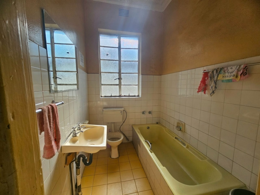 7 Bedroom Property for Sale in Orange Grove Gauteng