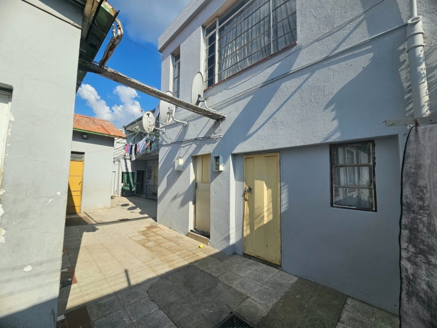 7 Bedroom Property for Sale in Orange Grove Gauteng