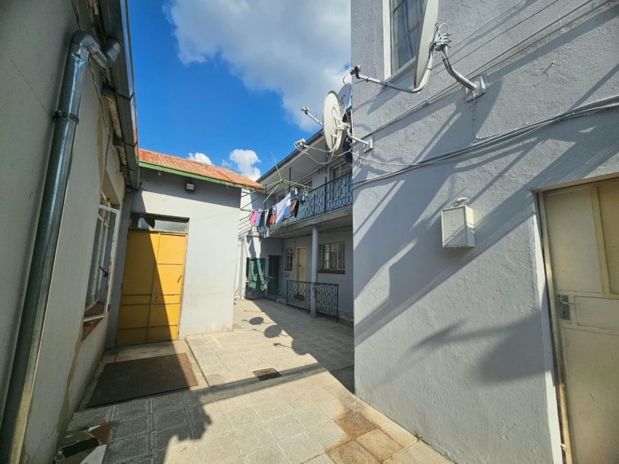 7 Bedroom Property for Sale in Orange Grove Gauteng