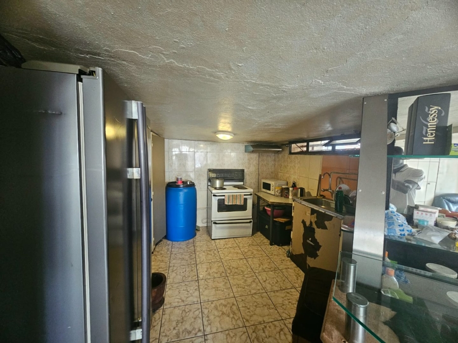 7 Bedroom Property for Sale in Orange Grove Gauteng