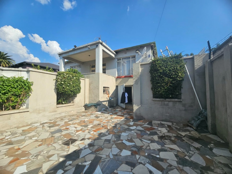 7 Bedroom Property for Sale in Orange Grove Gauteng