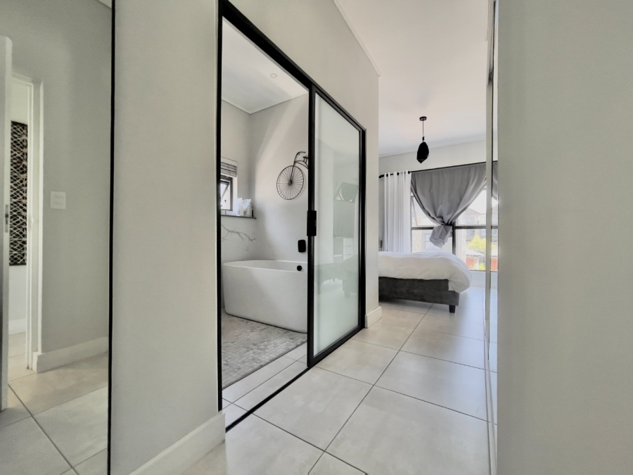 To Let 2 Bedroom Property for Rent in The Polofields Gauteng