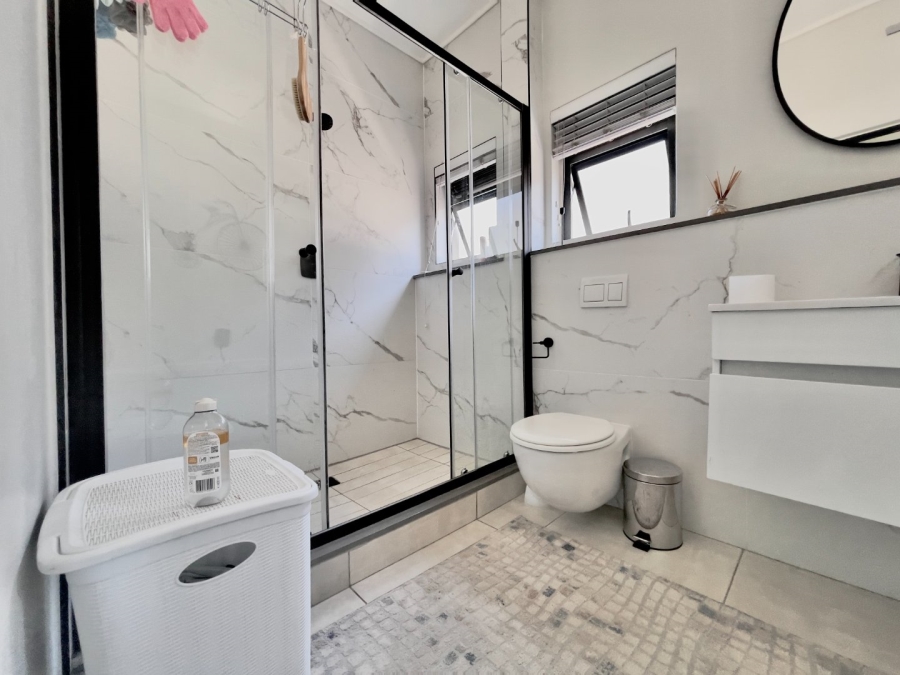 To Let 2 Bedroom Property for Rent in The Polofields Gauteng