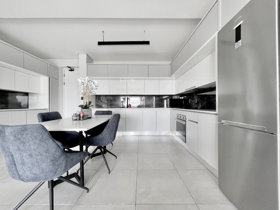To Let 2 Bedroom Property for Rent in Waterfall Gauteng