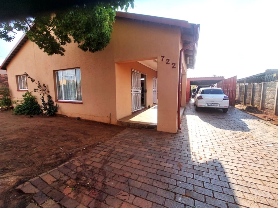 3 Bedroom Property for Sale in Lenasia Ext 11 Gauteng