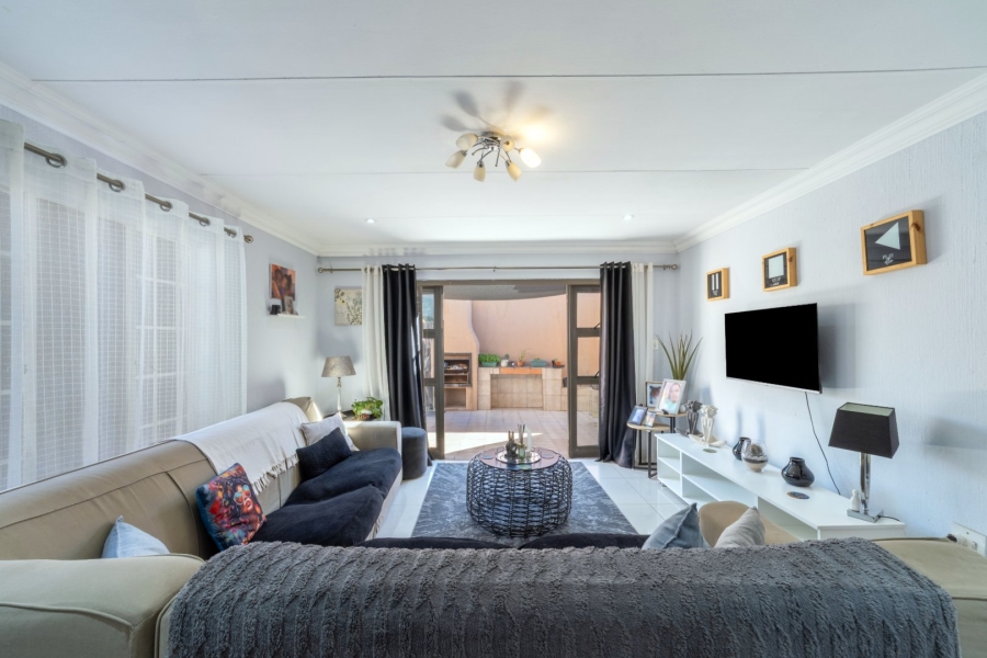To Let 3 Bedroom Property for Rent in Northwold Gardens Gauteng