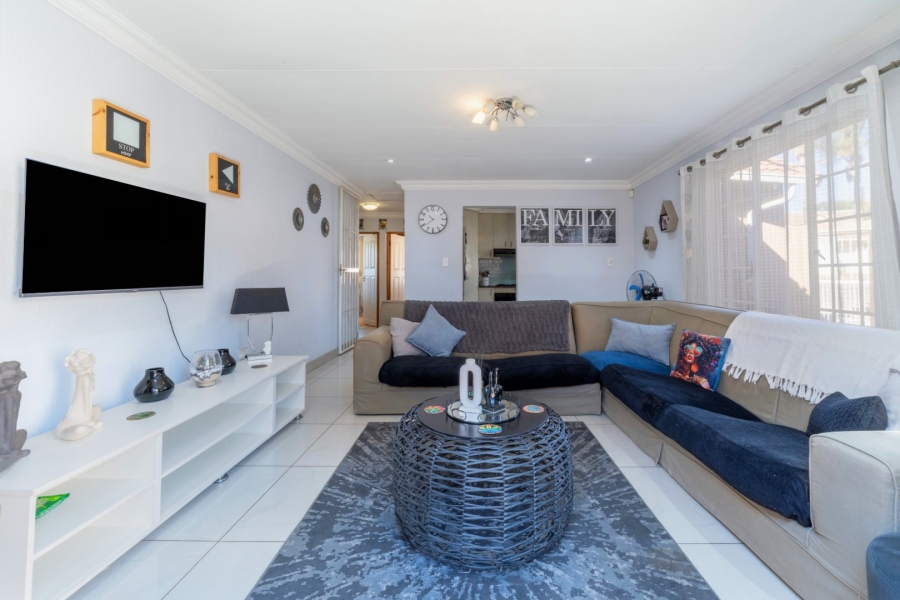 To Let 3 Bedroom Property for Rent in Northwold Gardens Gauteng