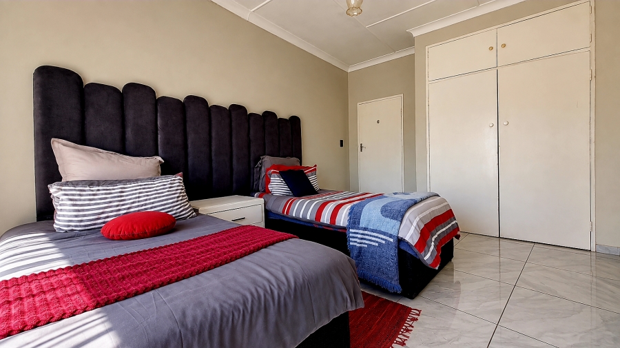 3 Bedroom Property for Sale in Three Rivers Proper Gauteng