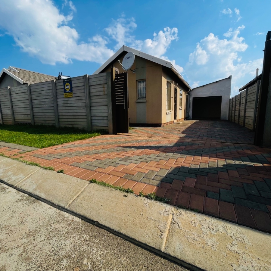 3 Bedroom Property for Sale in Sky City Gauteng