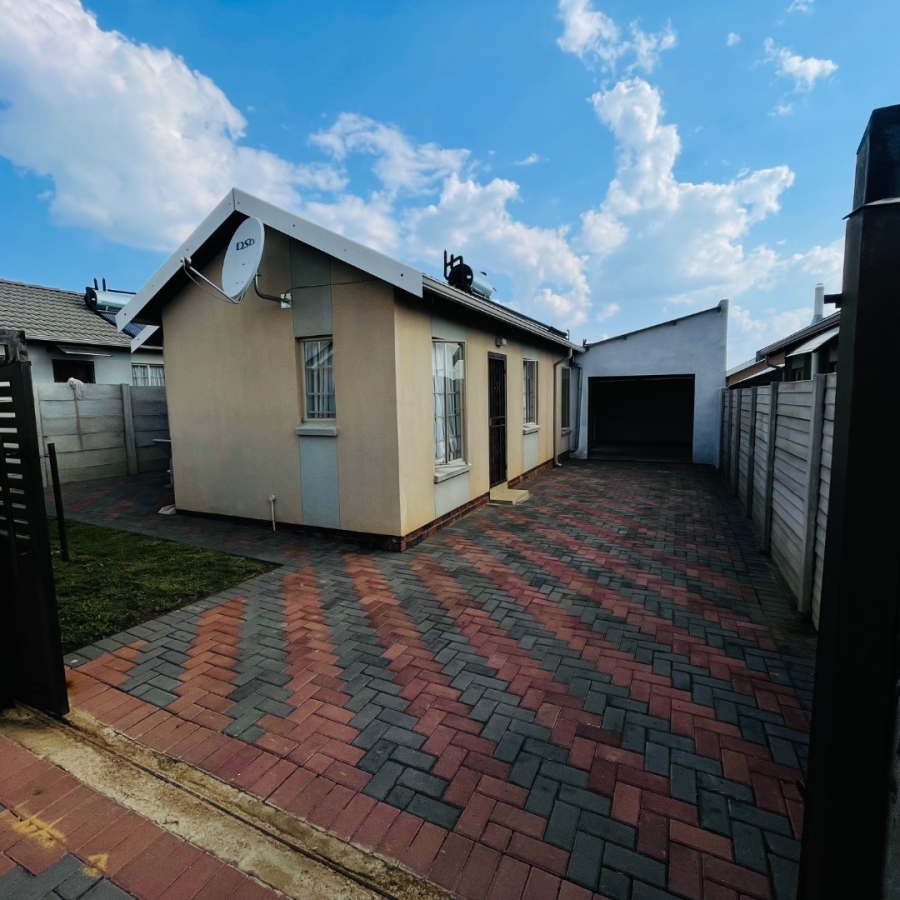3 Bedroom Property for Sale in Sky City Gauteng