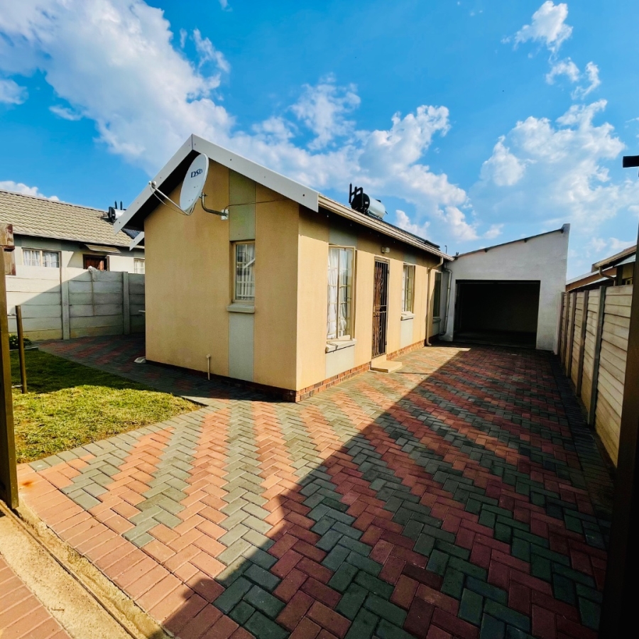 3 Bedroom Property for Sale in Sky City Gauteng