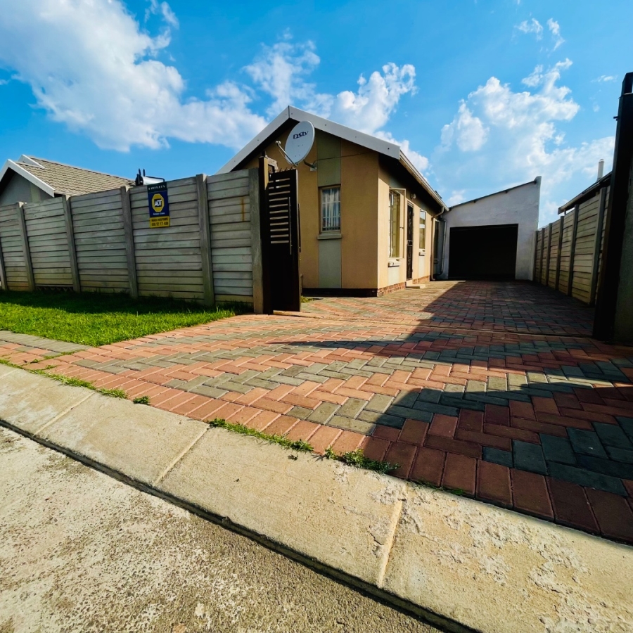 3 Bedroom Property for Sale in Sky City Gauteng