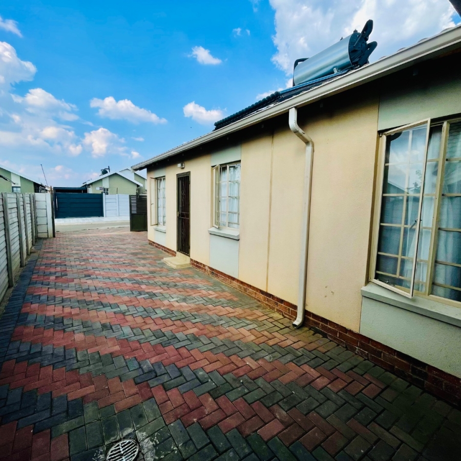 3 Bedroom Property for Sale in Sky City Gauteng