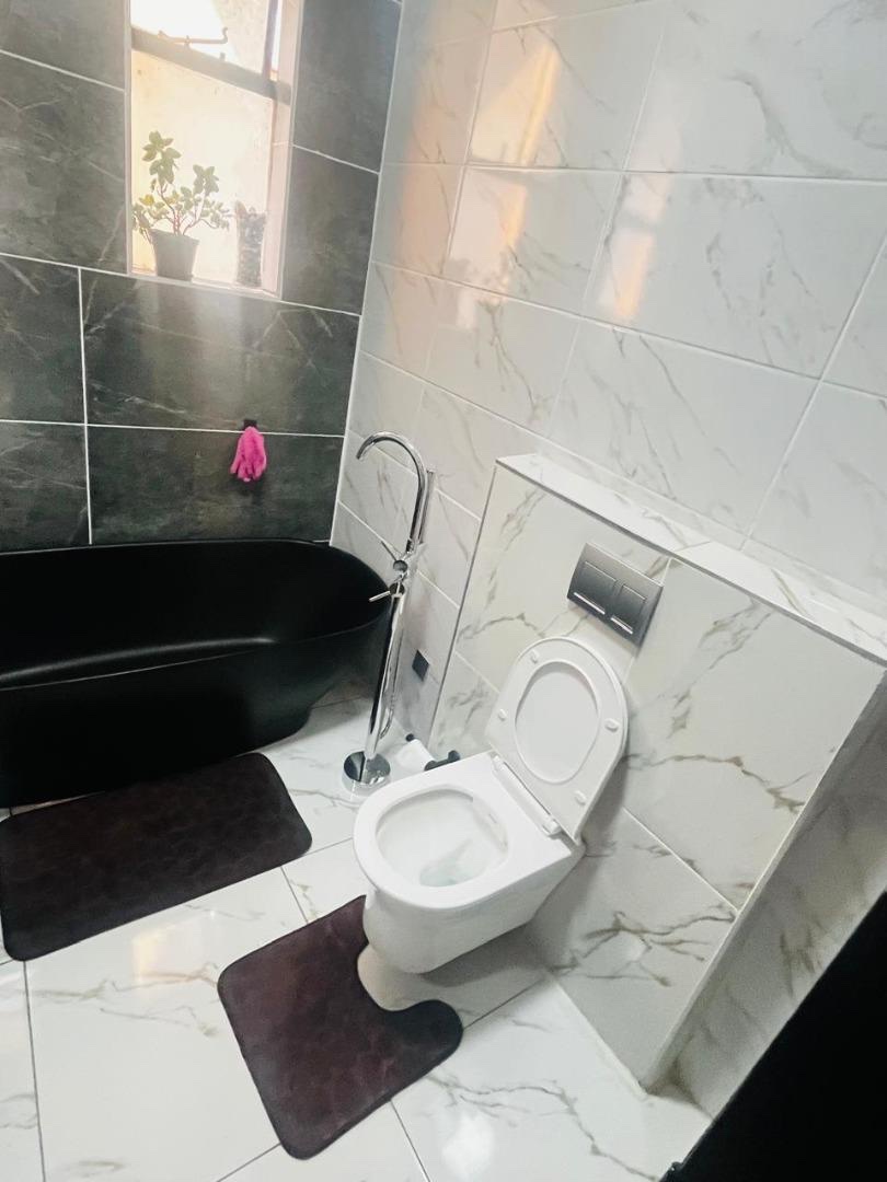 2 Bedroom Property for Sale in Gezina Gauteng