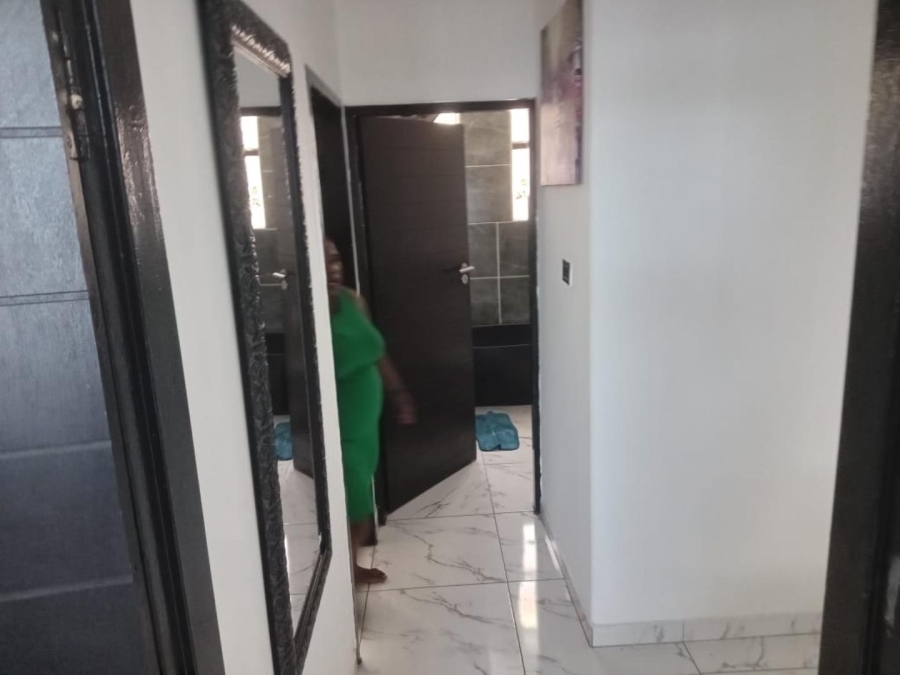 2 Bedroom Property for Sale in Gezina Gauteng