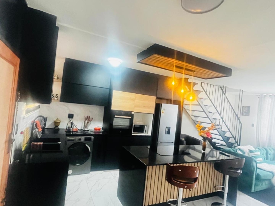 2 Bedroom Property for Sale in Gezina Gauteng