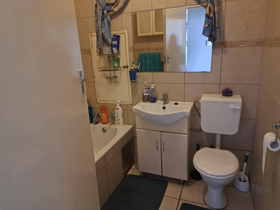 2 Bedroom Property for Sale in La Montagne Gauteng