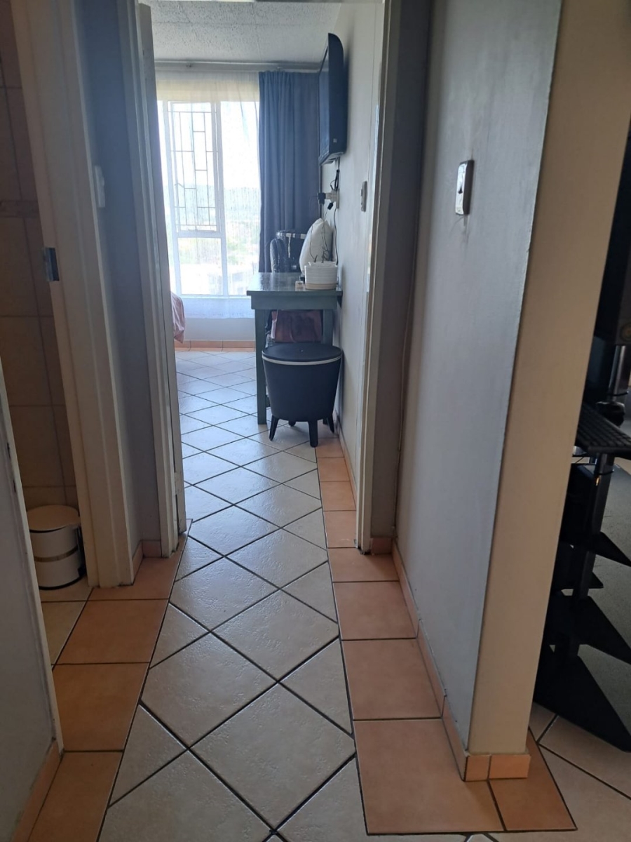 2 Bedroom Property for Sale in La Montagne Gauteng