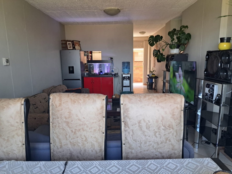 2 Bedroom Property for Sale in La Montagne Gauteng