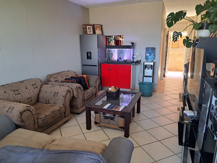 2 Bedroom Property for Sale in La Montagne Gauteng