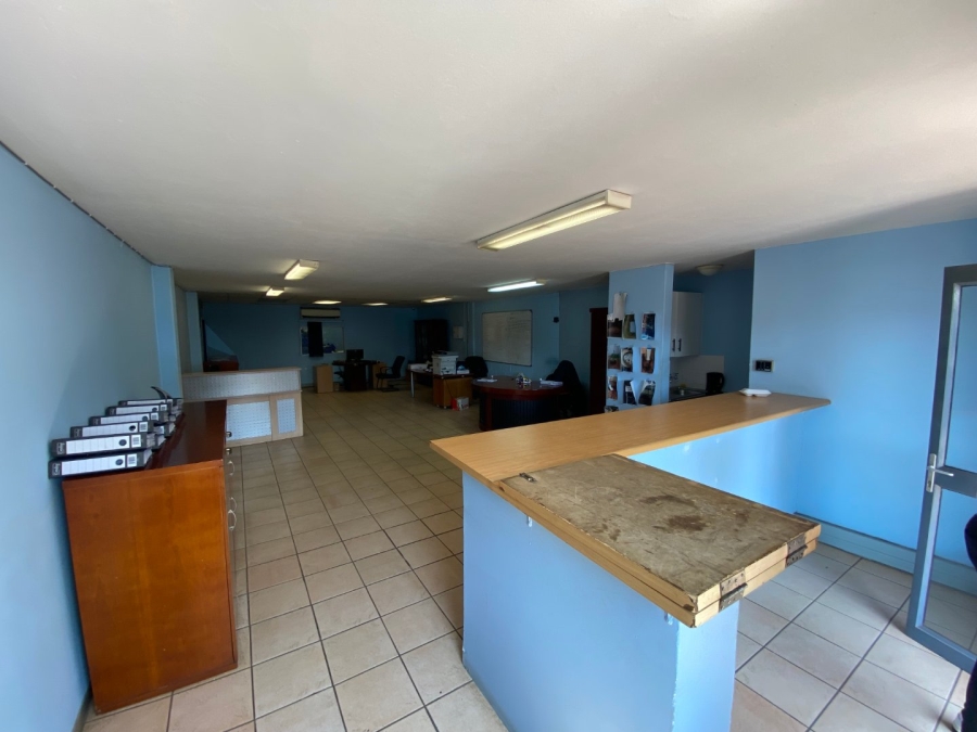 To Let Commercial Property for Rent in Driehoek Gauteng