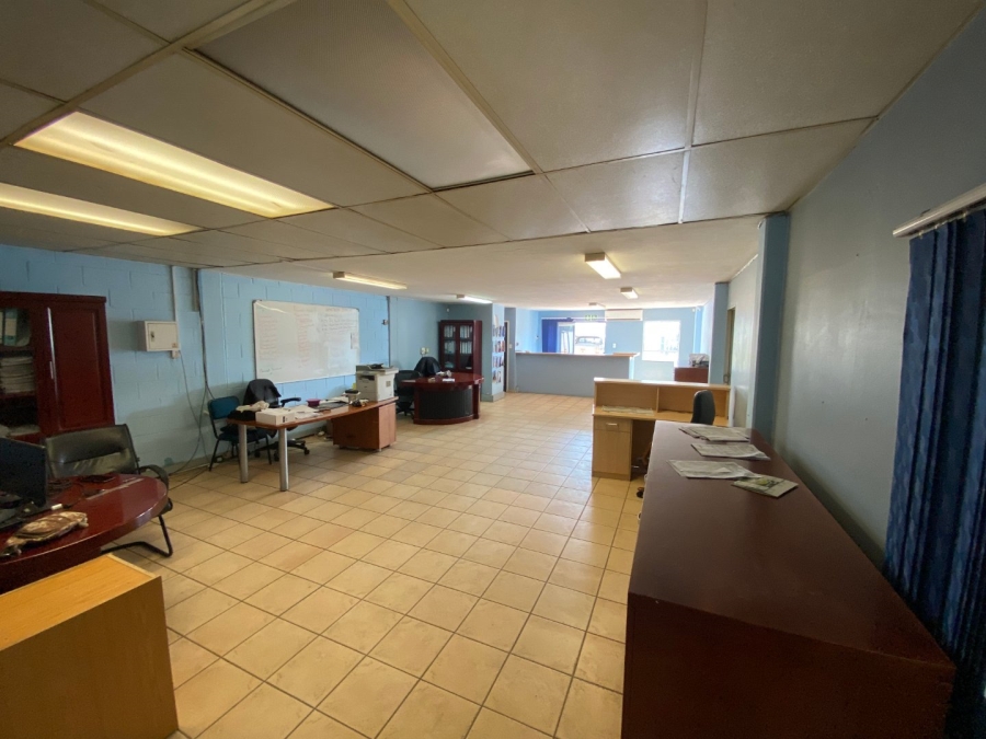 To Let Commercial Property for Rent in Driehoek Gauteng