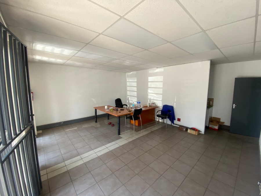 To Let Commercial Property for Rent in Driehoek Gauteng