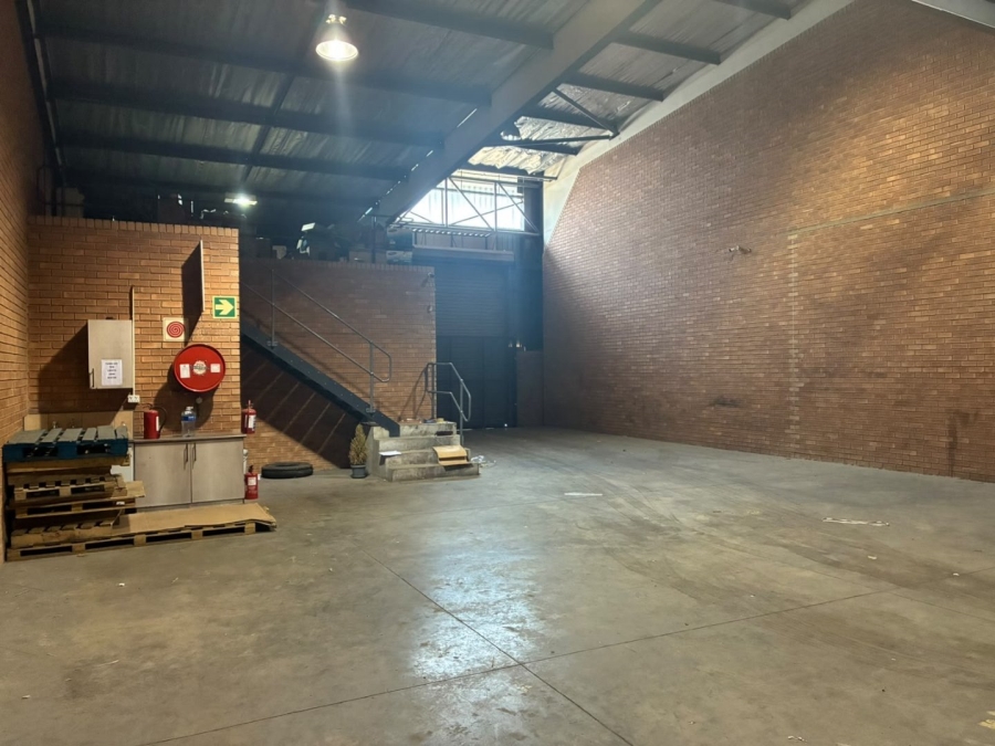 To Let Commercial Property for Rent in Driehoek Gauteng