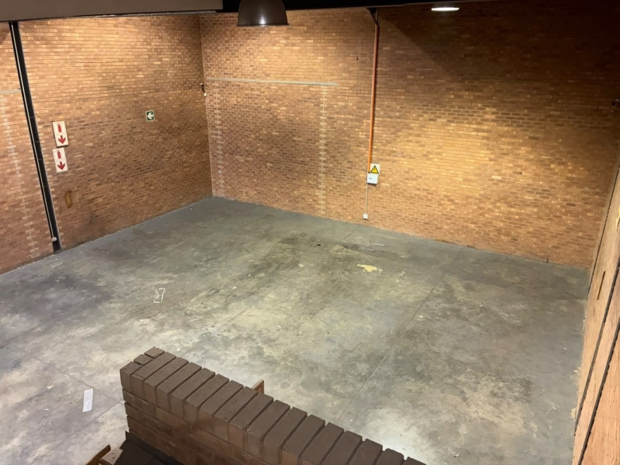 To Let Commercial Property for Rent in Driehoek Gauteng