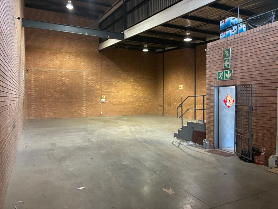 To Let Commercial Property for Rent in Driehoek Gauteng