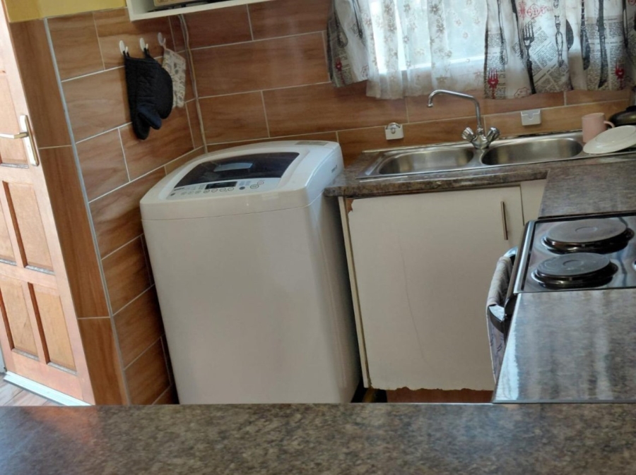 2 Bedroom Property for Sale in Vorna Valley Gauteng