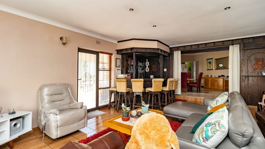 4 Bedroom Property for Sale in Edenvale Central Gauteng