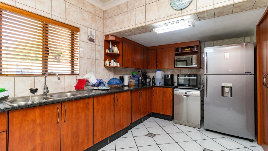 4 Bedroom Property for Sale in Edenvale Central Gauteng