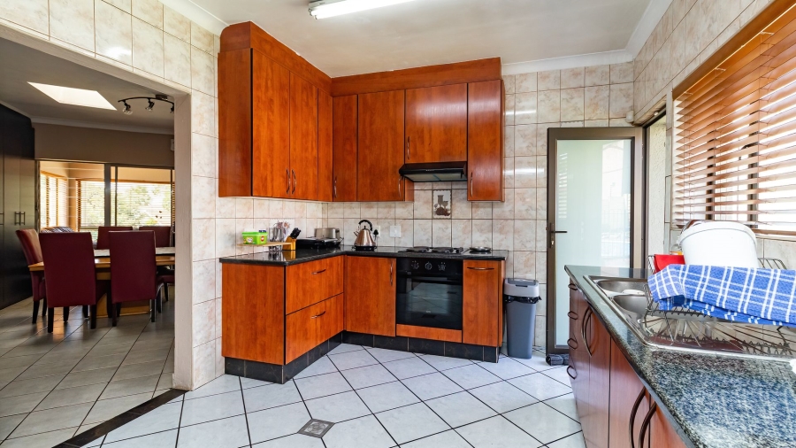 4 Bedroom Property for Sale in Edenvale Central Gauteng