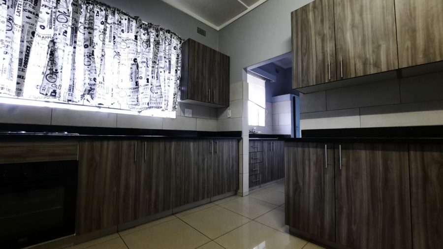 To Let 4 Bedroom Property for Rent in Kensington Gauteng